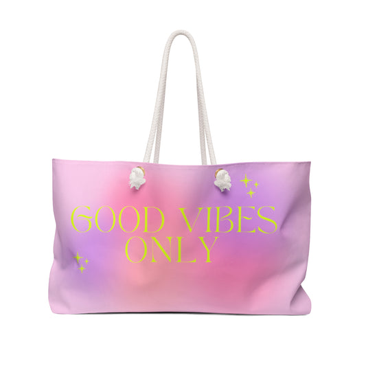 A stylish travel tote for weekend getaways